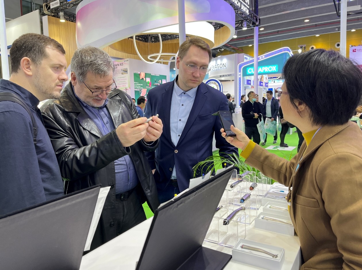 Latest company blogs about 2024 South China Dental Exhibition--FHJS dental handpiece brand debuts